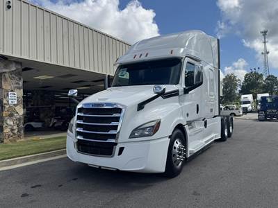 Freightliner Cascadia 126 Sleeper Semi Truck - Detroit, Automatic