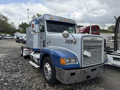 Freightliner FLD120 Sleeper Semi Truck - Cummins 389HP, 10 Speed Manual