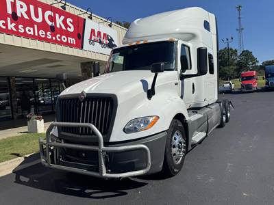 International LT Sleeper Semi Truck - Cummins