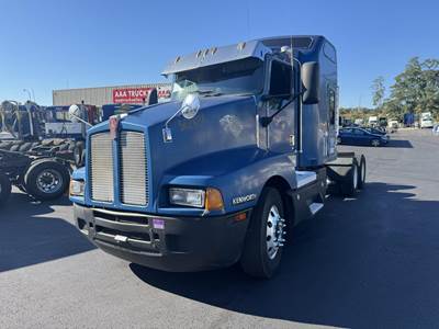 Kenworth T600 Sleeper Semi Truck - Cummins 330HP