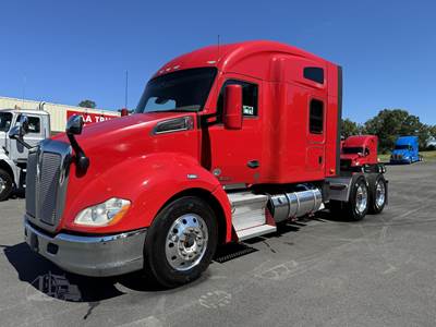 Kenworth T680 Sleeper Semi Truck - Paccar 455HP, 12 Speed Endurant Amt