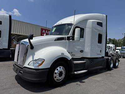 Kenworth T680 Sleeper Semi Truck - Raised Roof Sleeper, Cummins 450HP, 12 Speed Automatic