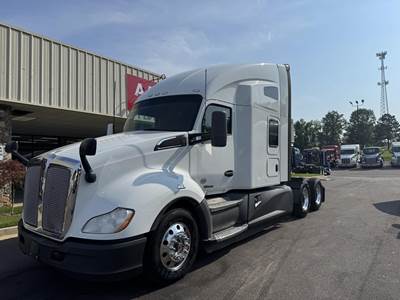 Kenworth T680 Sleeper Semi Truck - Raised Roof Sleeper, Cummins 450HP, 12 Speed Automatic