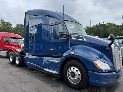Kenworth T680 Sleeper Semi Truck - Cummins, 10 Speed Ultrashift Automatic