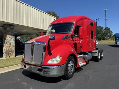 Kenworth T680 Sleeper Semi Truck - Paccar 405HP