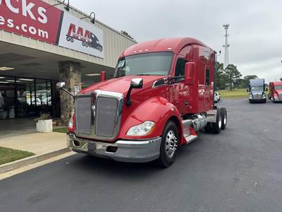 Kenworth T680 Sleeper Semi Truck - Mid Roof Sleeper, Paccar 405HP, Amt
