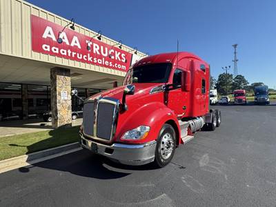 Kenworth T680 Sleeper Semi Truck