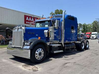 Kenworth W900L Sleeper Semi Truck - Caterpillar 355HP, Manual