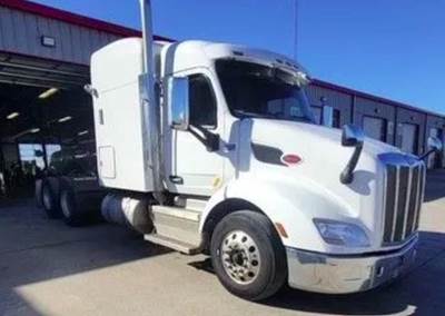 Peterbilt 579 Sleeper Semi Truck - Paccar, Automatic