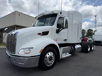 Peterbilt 579 Sleeper Semi Truck - Paccar, 10 Speed Manual
