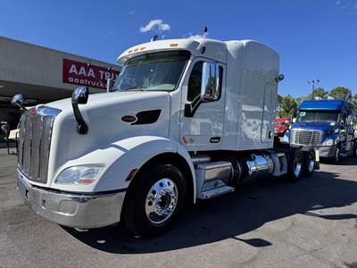 Peterbilt 579 Sleeper Semi Truck - Paccar 455HP, Automatic