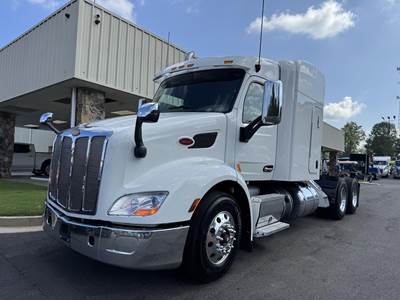 Peterbilt 579 Sleeper Semi Truck - Paccar, 10 Speed Manual