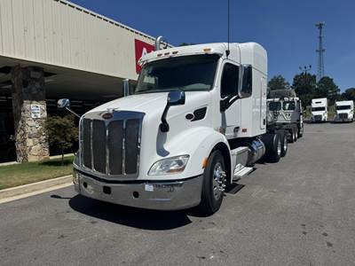 Peterbilt 579 Sleeper Semi Truck - Paccar 380HP, Automatic