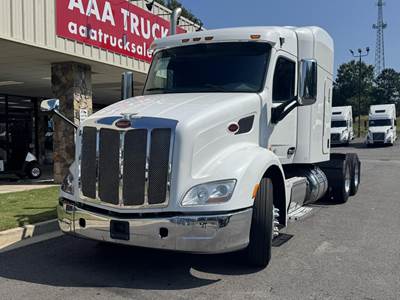 Peterbilt 579 Sleeper Semi Truck