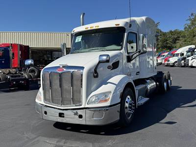 Peterbilt 579 Sleeper Semi Truck