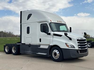 Freightliner Cascadia 126 Sleeper Semi Truck - 72" Raised Roof Sleeper, Detroit 455HP, 12 Speed Dt12 Amt