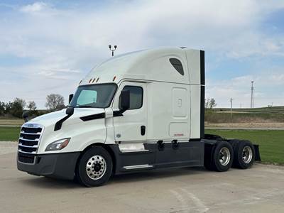 Freightliner Cascadia 126 Sleeper Semi Truck - 72" Raised Roof Sleeper, Detroit 455HP, 12 Speed Dt12 Amt