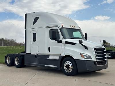 Freightliner Cascadia 126 Sleeper Semi Truck - 72" Raised Roof Sleeper, Detroit 455HP, 12 Speed Dt12 Amt
