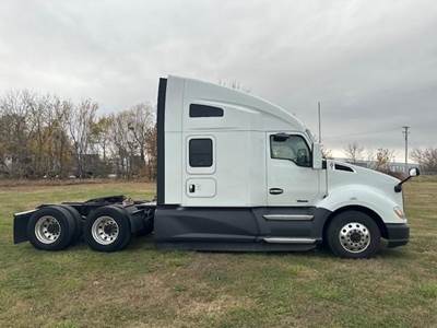 Kenworth T680 Sleeper Semi Truck - 76" Raised Roof Sleeper, Cummins 450HP, 12 Speed Endurant Amt