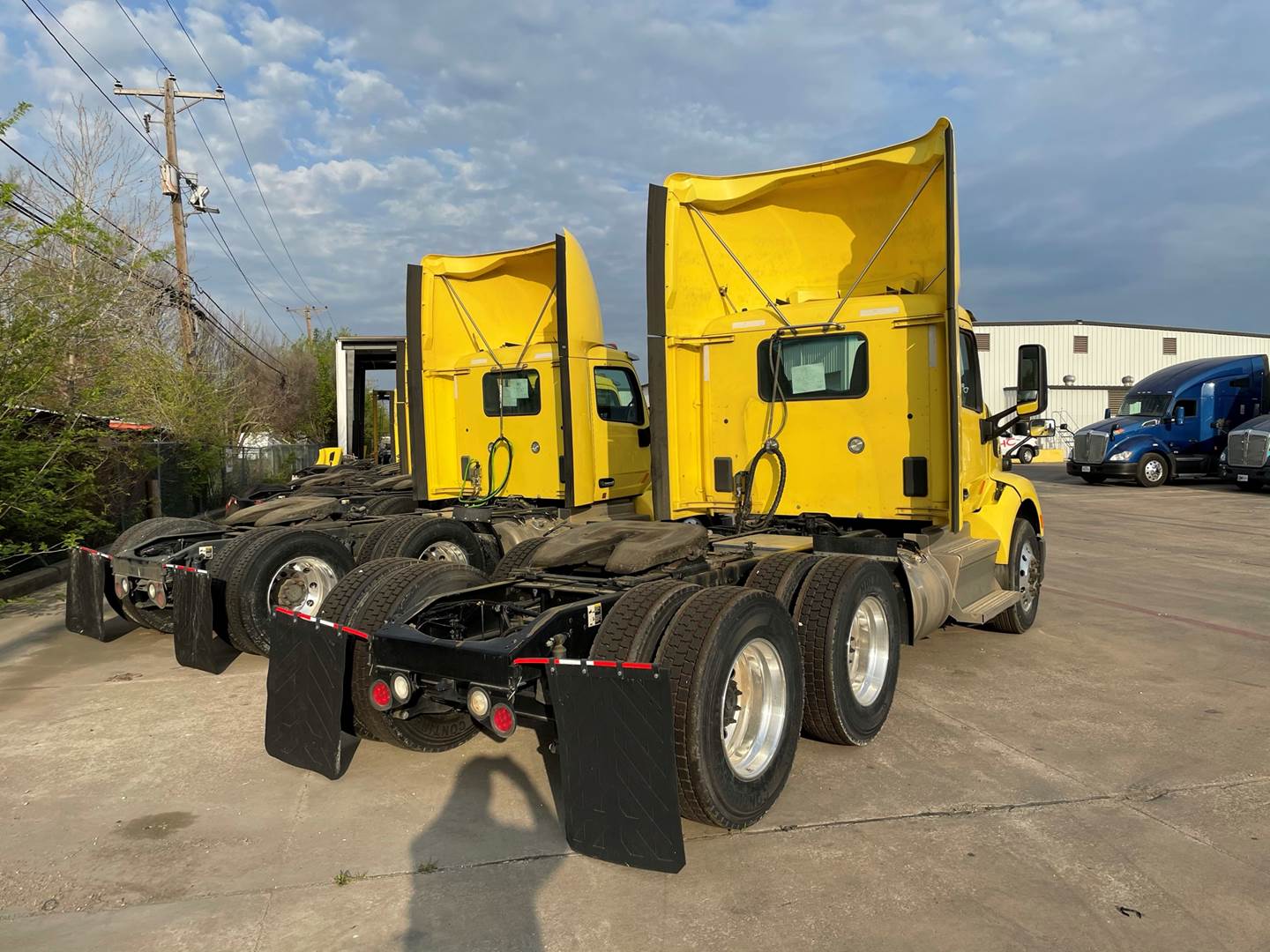 2017 Peterbilt 579 Day Cab Truck, Large Quantity Available, Air ride