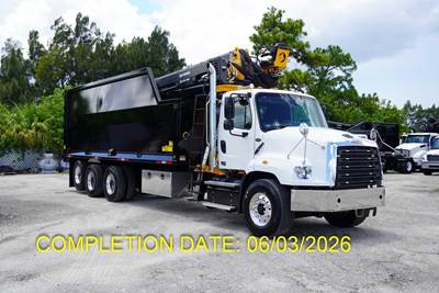 Freightliner 114SD Grapple Truck
