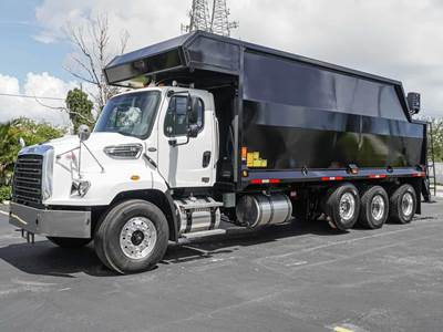 Freightliner 114SD Grapple Truck