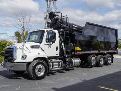 Freightliner 114SD Grapple Truck
