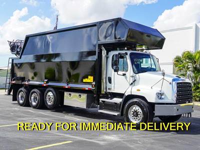 Freightliner 114SD Grapple Truck
