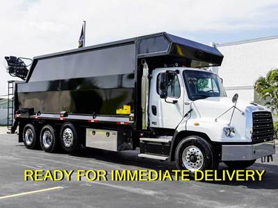 Freightliner 114SD Grapple Truck