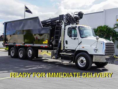 Freightliner 114SD Grapple Truck