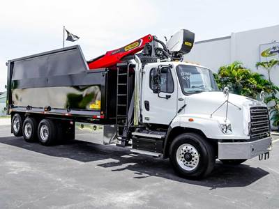 Freightliner 114SD Grapple Truck