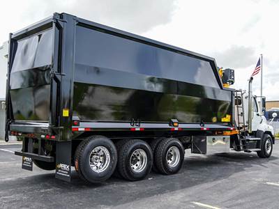 Freightliner 114SD Grapple Truck