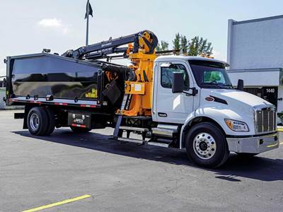 Peterbilt 537 Grapple Truck