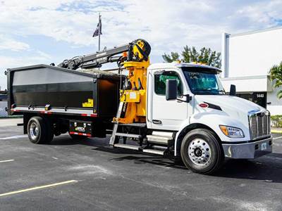Peterbilt 537 Grapple Truck