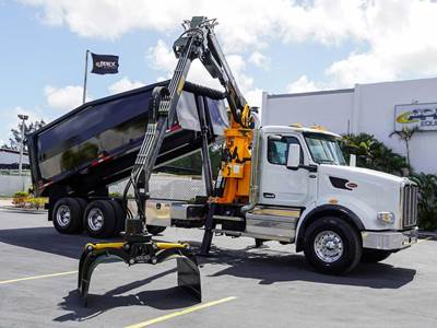 Peterbilt 567 Grapple Truck