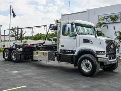 Volvo VHD64F400 Grapple Truck