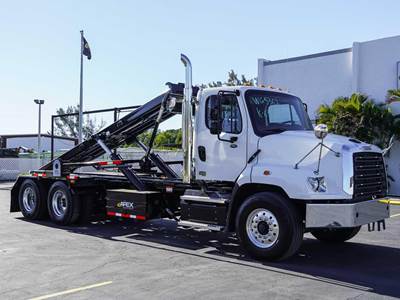 Freightliner 114SD Roll Off Truck