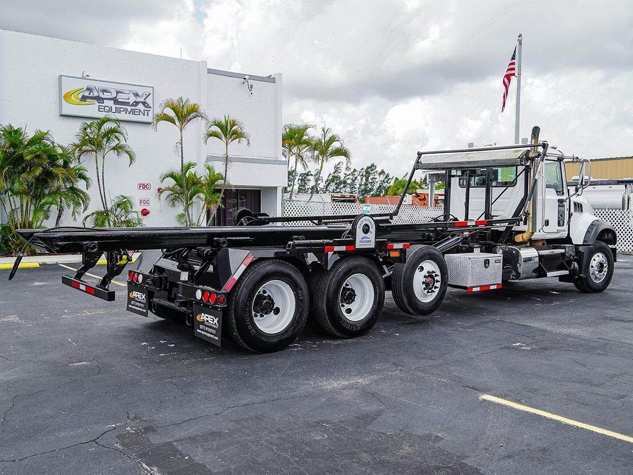 2016 Mack Granite GU713 Roll Off Truck For Sale West Palm Beach, FL