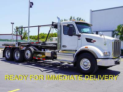 Peterbilt 567 Roll Off Truck