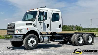 Freightliner M2 106 Tandem Axle Cab & Chassis Truck - Caterpillar, 300HP, 8Ll Manual