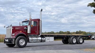 Kenworth W900 Tandem Axle Cab & Chassis Truck - Cummins, 500HP, 18 Speed Manual