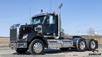 Freightliner Coronado 122 SD Day Cab Truck - Cummins 525HP, 18 Speed Manual