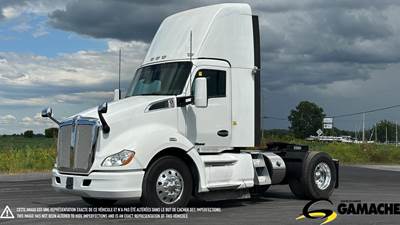 Kenworth T680 Single Axle Day Cab Truck - Paccar 455HP, 13 Speed Manual