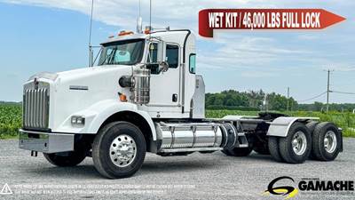 Kenworth T800 Day Cab Truck - Paccar 510HP, 13 Speed Ultrashift Automatic