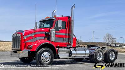 Kenworth T800 Day Cab Truck - Cummins 500HP, 18 Speed Manual