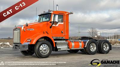 Kenworth T800 Day Cab Truck - Caterpillar 385HP, 13 Speed Manual