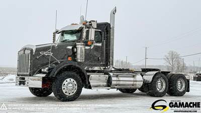 Kenworth T800 Day Cab Truck - Cummins 525HP, 18 Speed Manual