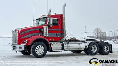 Kenworth T800 Day Cab Truck - Paccar 500HP, 18 Speed Manual