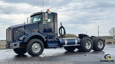 Kenworth T800 Day Cab Truck - Caterpillar 550HP, 18 Speed Manual
