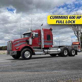 Kenworth T800 Day Cab Truck - Cummins 600HP, 18 Speed Manual
